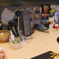 Towson student talking to advisor